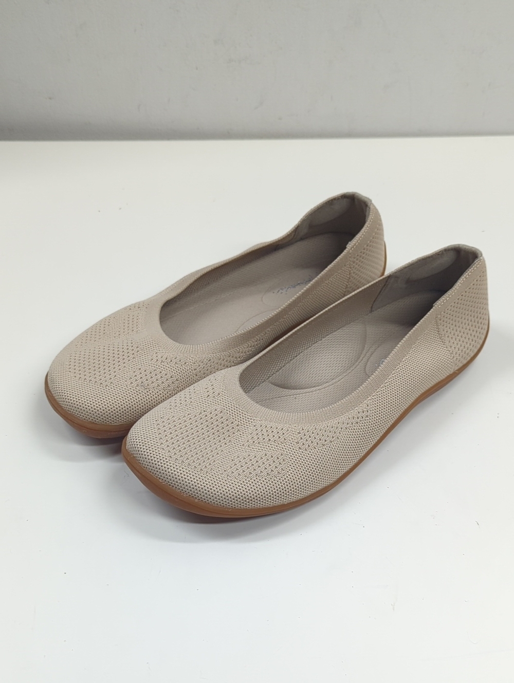 Arromic Round Toe Knit Ballet Flats in Beige Size 9